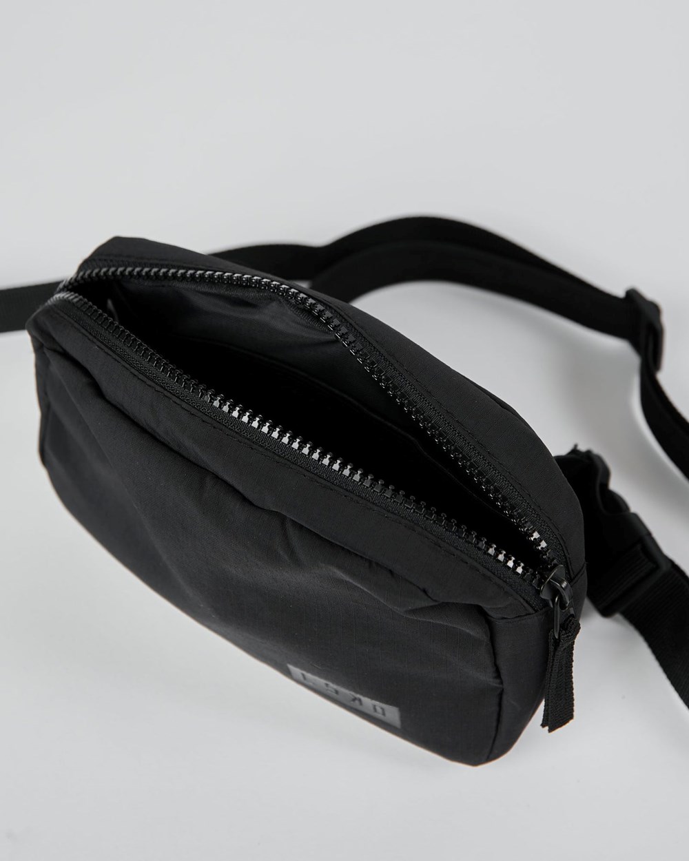 Black / Black LSKD Base Crossbody Bag | DG3247658