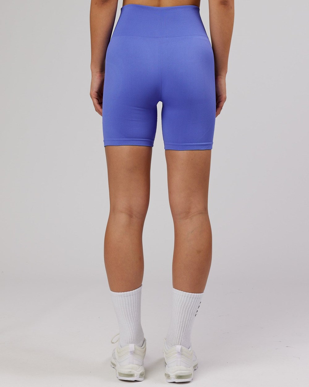 Cornflower Blue LSKD Limitless Seamless Mid-Length Bike Short | KM9582673